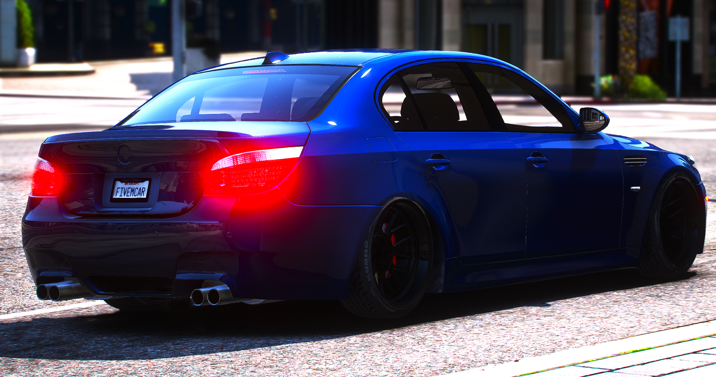 BMW M5 E60 V10